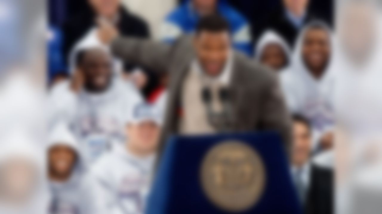 NEW YORK - FEBRUARY 05: Michael Strahan addresses the crowd during the New York Giants Super Bowl XLII victory parade reception at City Hall February 5, 2008 in New York City. (Photo by Nick Laham/Getty Images)