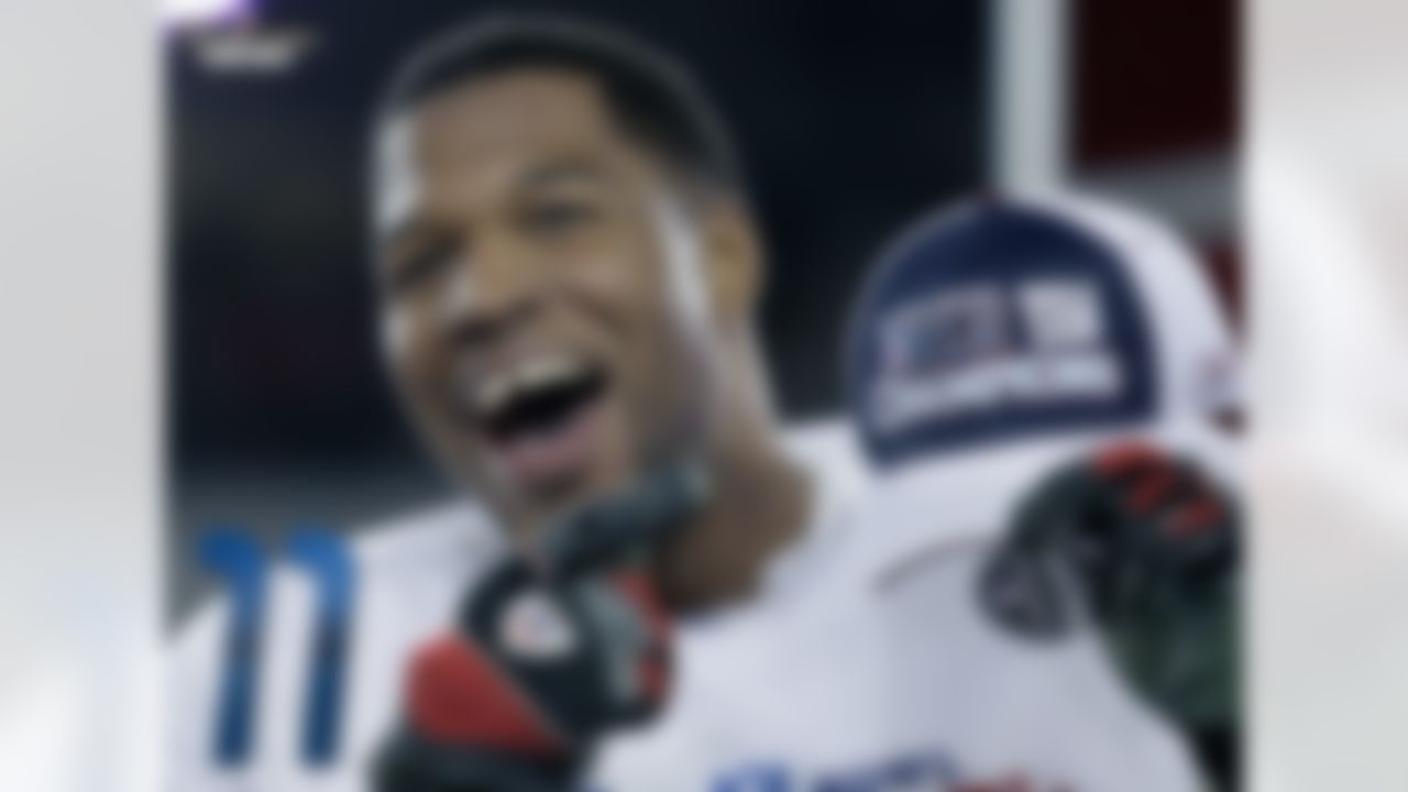 The 2007 Giants are the only team in NFL history to win a Super Bowl while finishing the season with a losing record at home (3-5 at home, 7-1 on the road), winning an NFL-record 11 straight road/neutral games en route to the Lombardi Trophy. Only the fellow 2011 Giants and 1988 49ers (4-4 home records) came close to this feat, if you want to call it one.
