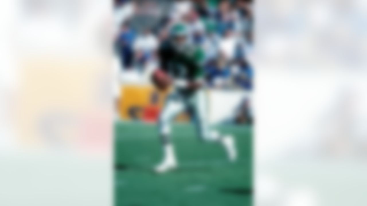 Philadelphia Eagles Randall Cunningham has the ball and is making a play in game verse the Arizona Cardinals on Sunday October 15, 1989 in Tempe, AZ. (AP Photo/Kevin Reece)