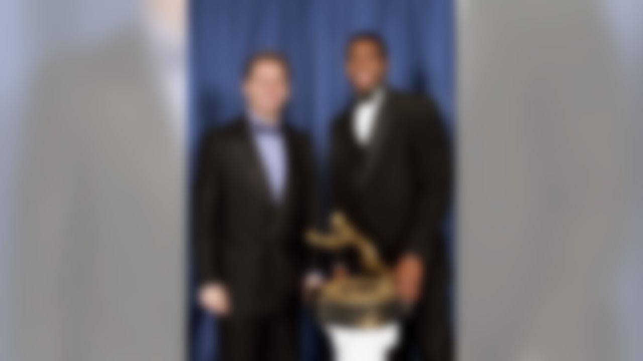 Former NFL wide receiver Steve Largent, left poses with Braylon Edwards the Biletnikoff award winner for the most outstanding collegiate wide receiver on Thursday Feb. 10 2005 in Tallahassee, Fla. (AP Photo/Steve Cannon)