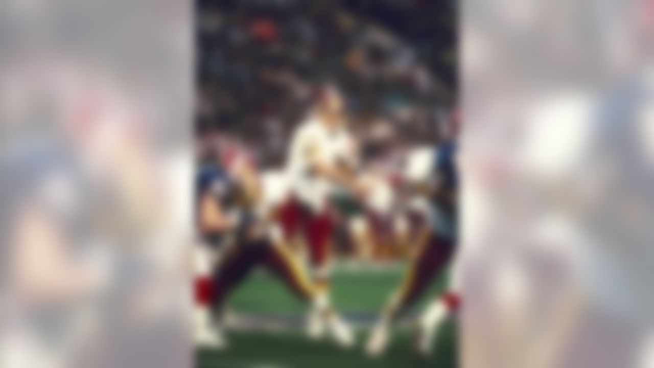 The Washington Redskins' Mark Rypien throws pass en route to a 37-24 victory over the Buffalo Bills in the Super Bowl XXVI game at the Hubert H. Humphrey Metrodome in Minneapolis, Minnesota on January 26, 1992. (National Football League)