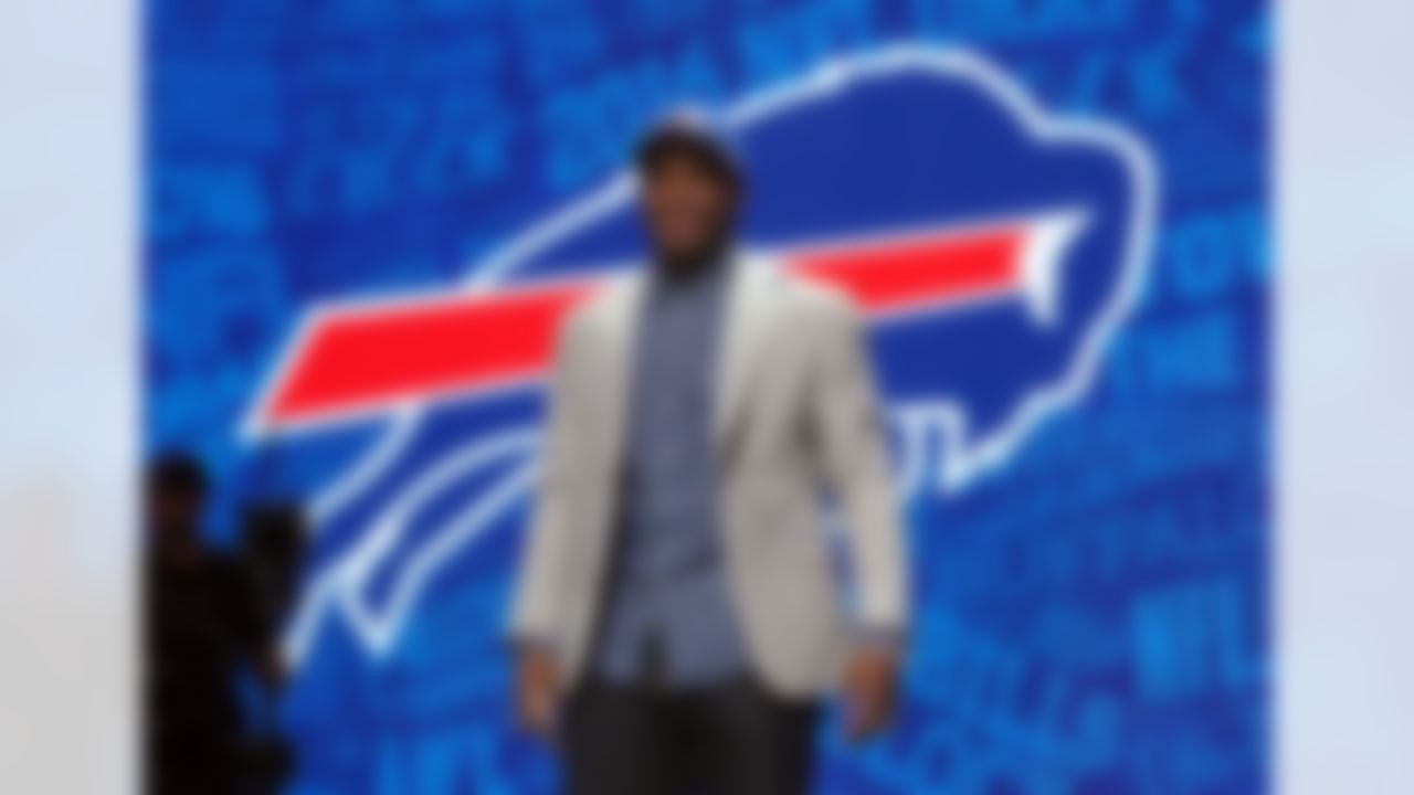 Alabama linebacker Reggie Ragland poses for a photo on stage after being selected by the Buffalo Bills during the 2016 NFL Draft at the Auditorium Theatre on Friday, April 29, 2016 in Chicago. (Perry Knotts/NFL)