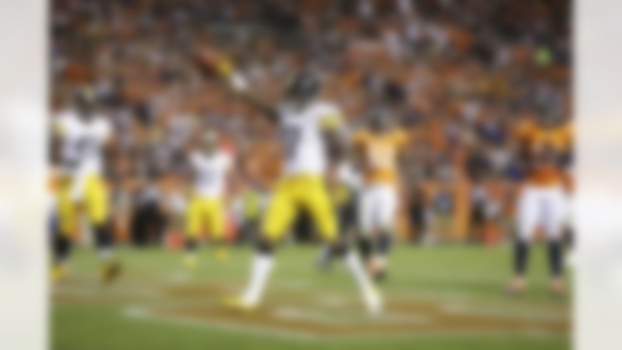 Pittsburgh Steelers wide receiver Mike Wallace (17) celebrates a touchdown against the Denver Broncos during the third quarter of an NFL football game, Sunday, Sept. 9, 2012, in Denver. (AP Photo/Joe Mahoney)