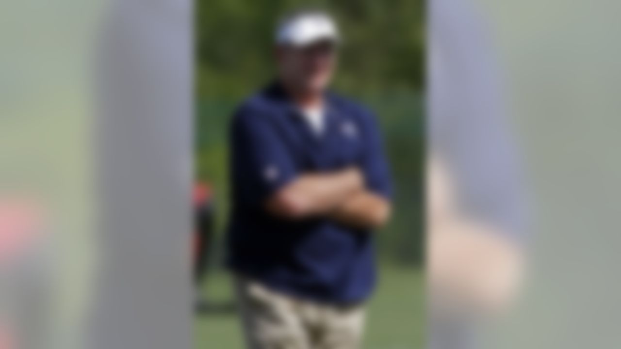 Tennessee Titans head coach Mike Munchak during an NFL football practice at Titans' headquarters Saturday, July 28, 2012 Nashville, Tenn. (AP Photo/Wade Payne)