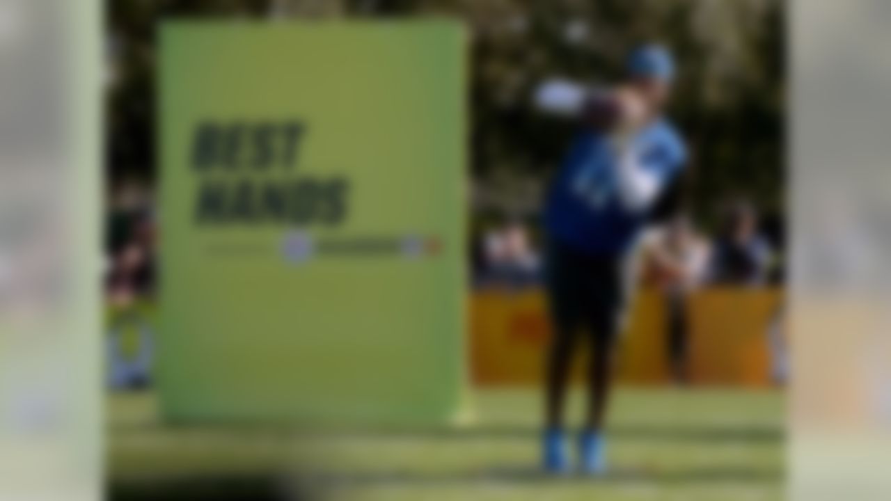 Green Bay Packers wide receiver Davonte Adams (17) of the NFC team makes a sideline catch during the 2018 Pro Bowl Skills Challenge on Wednesday, Jan. 24, 2018 in Lake Buena Vista, Fla.