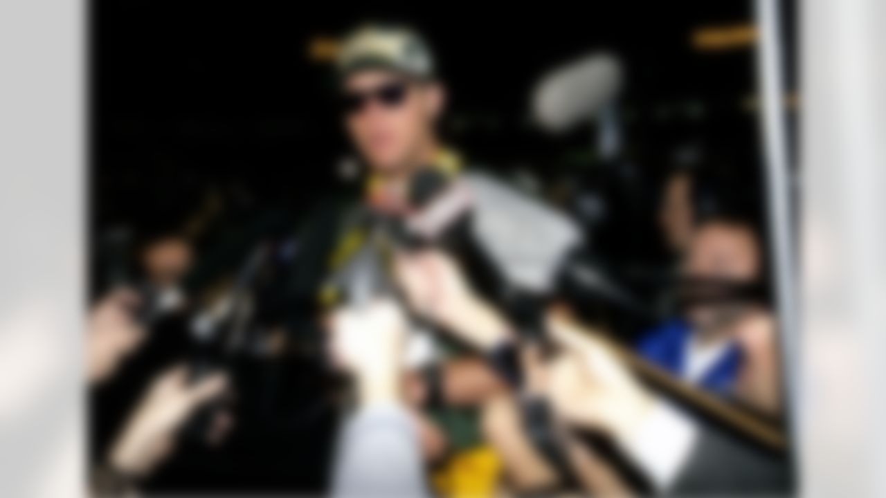 Green Bay Packers quarterback Brett Favre speaks to the press before Super Bowl XXXI in 1997. (AP Photo/Al Messerschmidt)