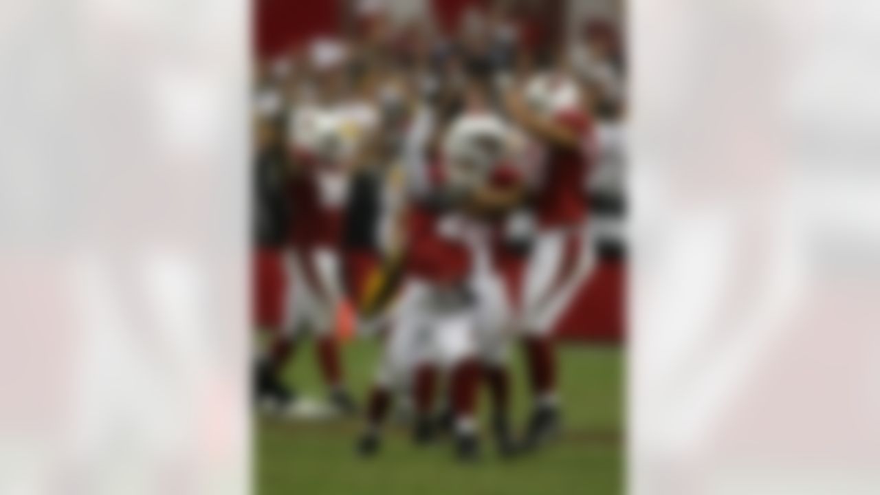 GLENDALE, AZ - SEPTEMBER 30: Ralph Brown #20 of the Arizona Cardinals celebrates making an interception to clinch the 21-14 victory over the Pittsburgh Steelers at University of Phoenix Stadium September 30, 2007 in Glendale, Arizona. (Photo by Jonathan Ferrey/Getty Images)