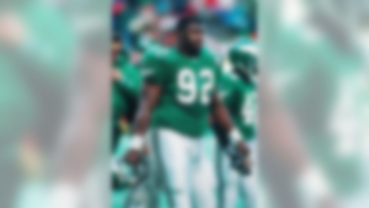 Philadelphia Eagles Reggie White (92) on the sidelines during the NFL football game against the New York Giants on December 27, 1992 in Philadelphia, Pennsylvania. The Eagles won the game 20-10. (AP Photo/Paul Spinelli)