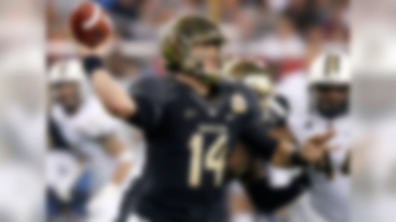 Key 2013 stats: 4,200 passing yards, 32 passing TDs, 3 interceptions, 14 rushing TDs.
Buzz: Yes, Baylor's offense lends itself to quarterbacks producing eye-popping stats, but Petty performed beyond expectations as a first-time starter. Still, when the schedule toughened in the second half of the season, his production tailed off a bit. He needs to up his completion percentage (it was 62.0 last season), and if he does that, a 4,300-yard season becomes a possibility. He has a ton of weapons surrounding him, too.