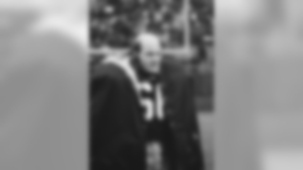 Ray Nitschke, linebacker of the Green Bay Packers shown on the sidelines during a game in Green Bay, Wis. on Dec. 9, 1971. (Associated Press)