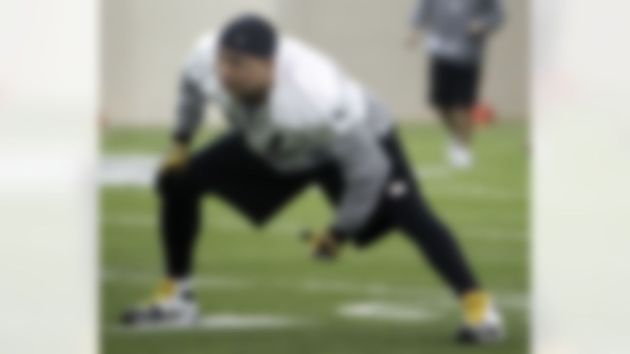 Pittsburgh Steelers wide receiver Hines Ward stretches during practice on Wednesday, Feb. 2, 2011, in Fort Worth, Texas. The Steelers will play the Green Bay Packers in NFL football Super Bowl XLV Sunday, Feb. 6. (AP Photo/Mark Humphrey)