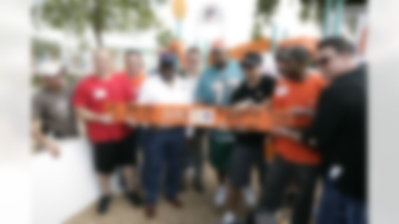 The Home Depot NFL Neighborhood MVP Build with Miami Dolphins Offensive Tackle Vernon Carey. (Photo by Andrew Coppley, CIA Stock Photography, Inc.)