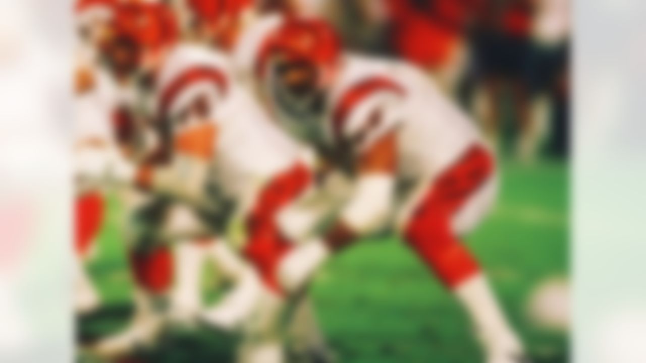Cincinnati Bengals offensive tackle Anthony Munoz (78) drops back to block during Super Bowl XXIII against the San Francisco 49ers on January 22, 1989 in Miami, Florida. The 49ers won the game 20-16. (AP Photo/Paul Spinelli)