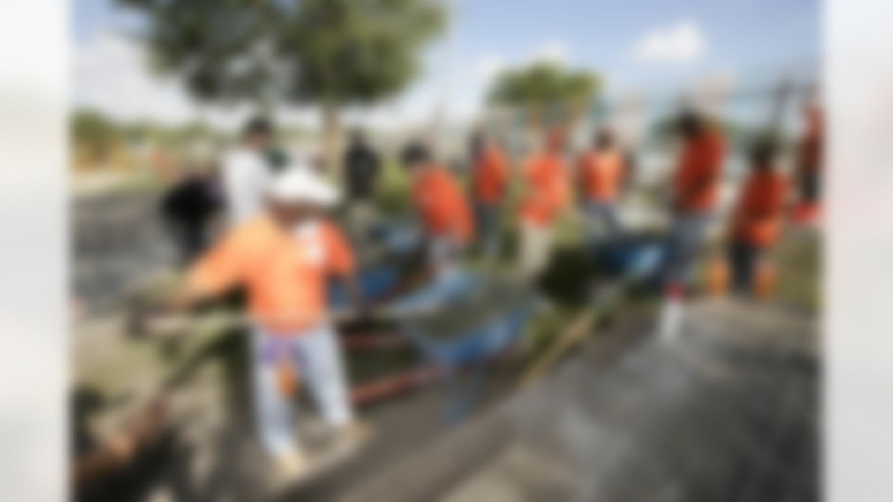 The Home Depot NFL Neighborhood MVP Build with Miami Dolphins Offensive Tackle Vernon Carey. (Photo by Andrew Coppley, CIA Stock Photography, Inc.)