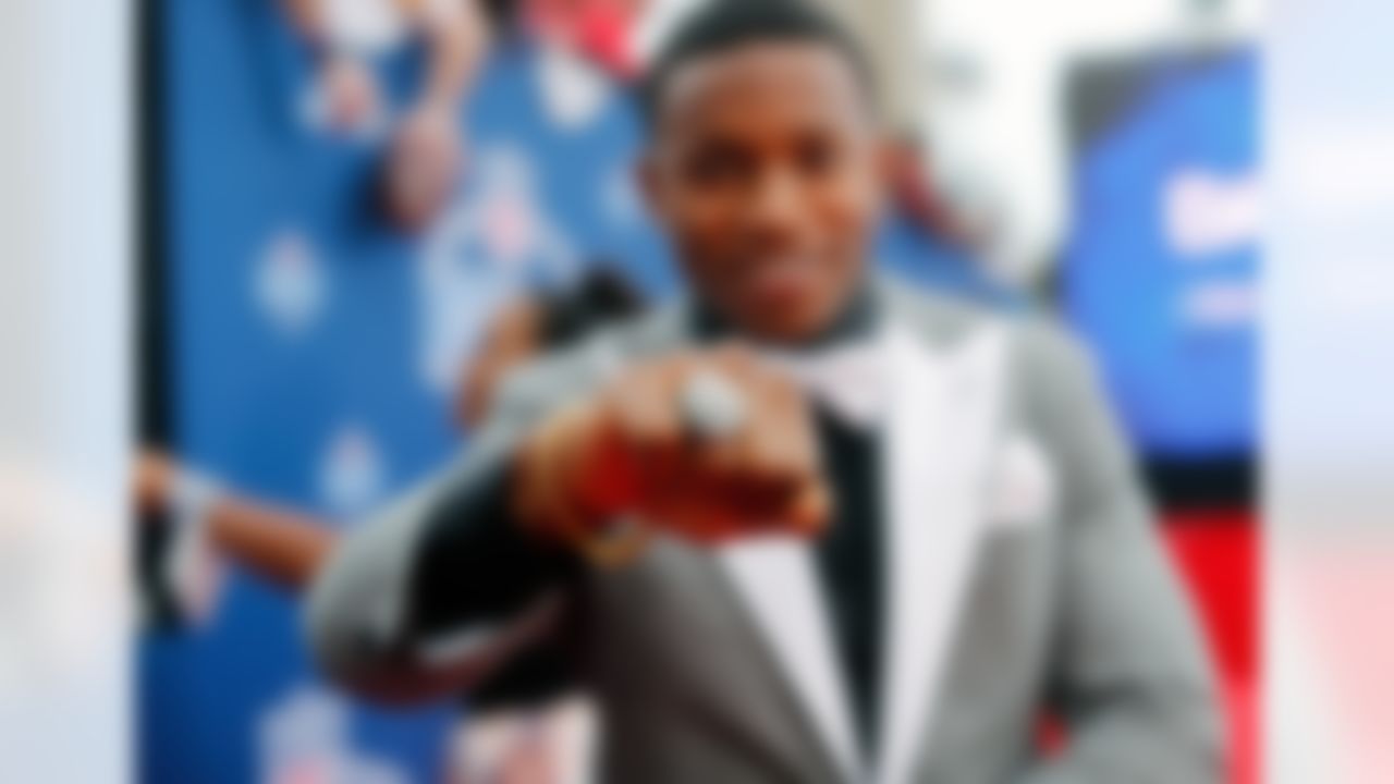 Ohio State linebacker Darron Lee poses for photos on the red carpet during the 2016 NFL Draft at the Auditorium Theatre on Thursday, April 28, 2016 in Chicago. (Ben Liebenberg/NFL)