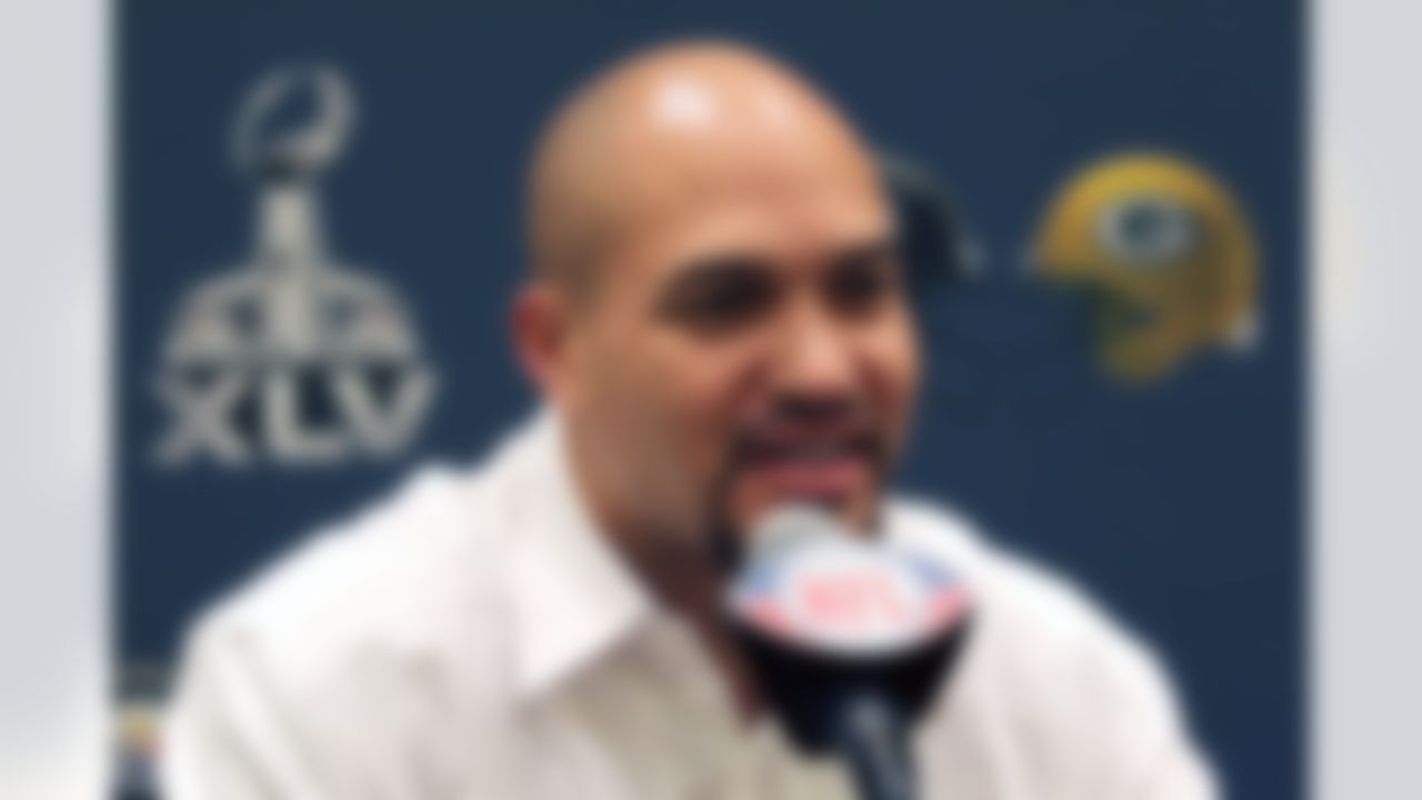 Pittsburgh Steelers linebacker James Farrior answers questions during a press conference at the Omni Fort Worth hotel on January 31, 2011 in Forth Worth, TX. (Matthew Emmons/US Presswire)