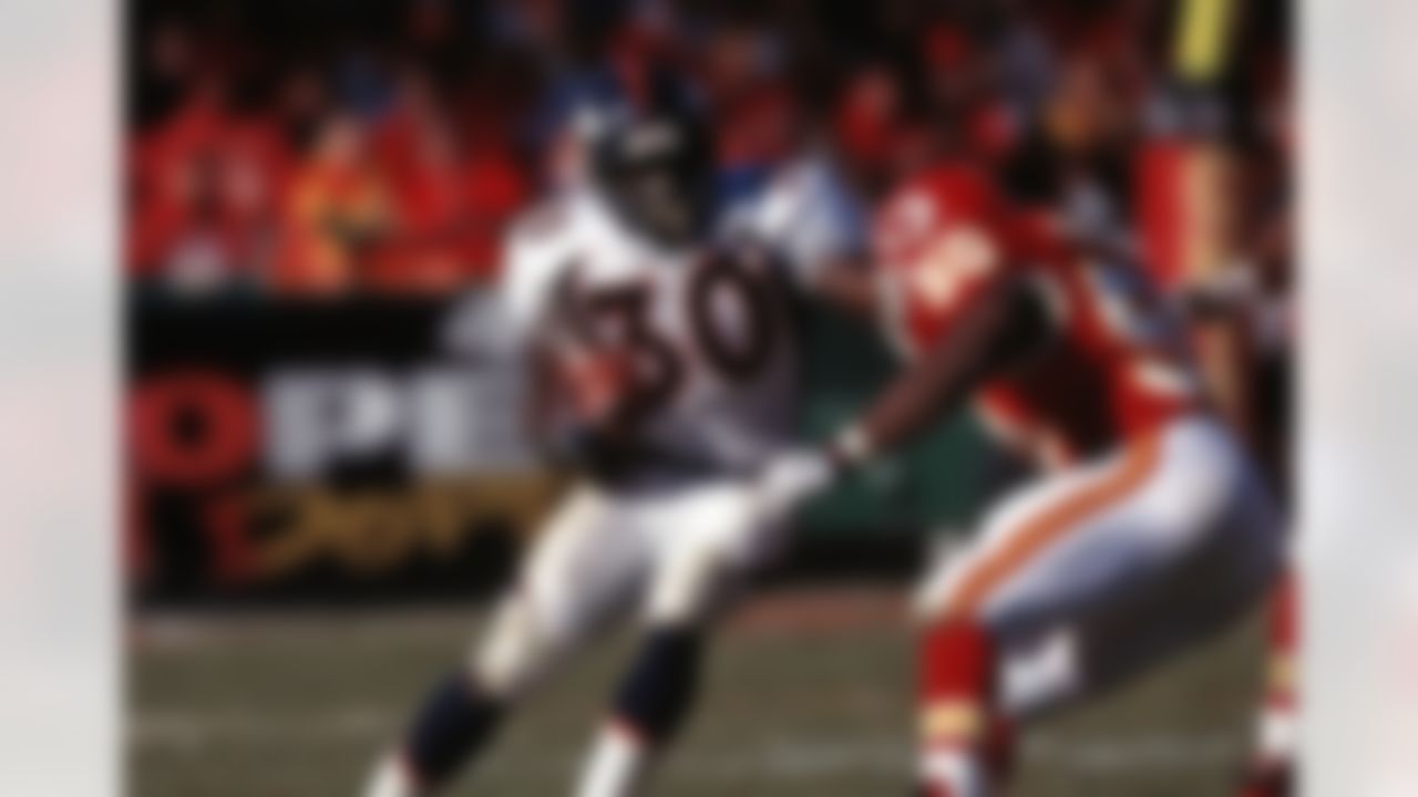 Denver Broncos running back Terrell Davis #30 during a game against the Kansas City Chiefs circa 1997. (Four Seam Images via AP Images)