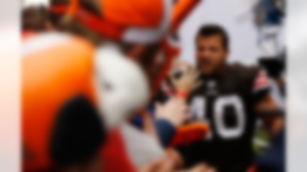 NEW YORK - APRIL 28: Peyton Hillis #40 of the Cleveland Browns participates in a photo shoot for the cover of EA Sports Madden NFL 12 on April 28, 2011 in Time Square, New York City (Photo by Mike Stobe/Getty Images)