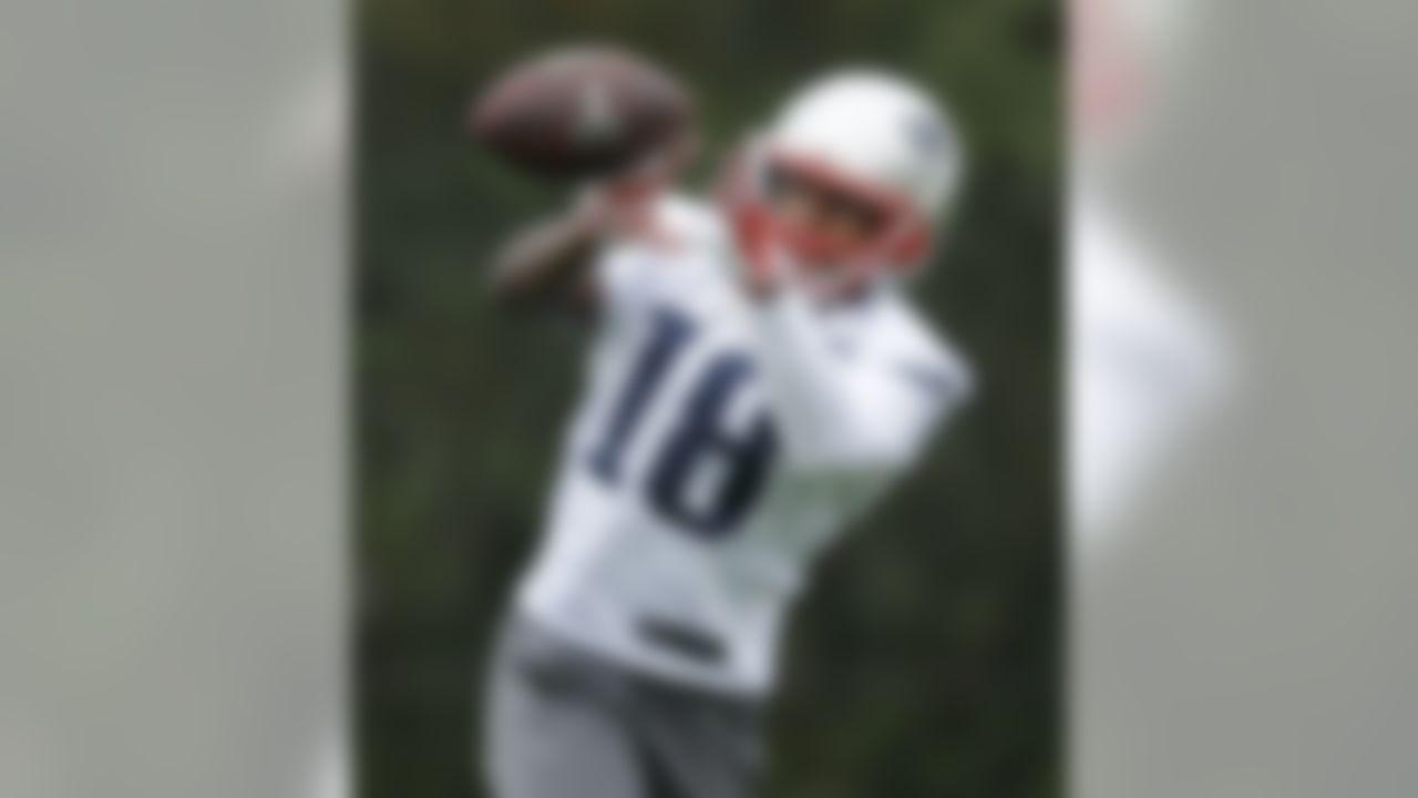 New England Patriots wide receiver Matthew Slater catches a pass during practice Friday, Jan. 30, 2015, in Tempe, Ariz. The Patriots play the Seattle Seahawks in NFL football Super Bowl XLIX Sunday, Feb. 1. (AP Photo/Mark Humphrey)