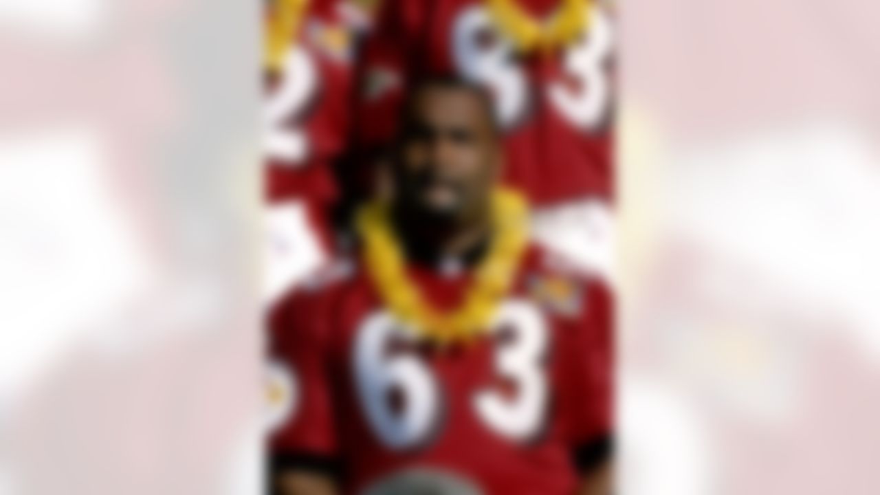 Pittsburgh Steelers center Dermontti Dawson at photo day for the NFL Pro Bowl on January 31, 1998, at Aloha Stadium in Honolulu, Hawaii. (National Football League)