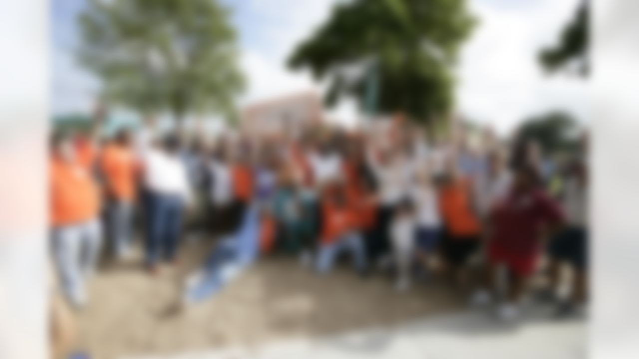 The Home Depot NFL Neighborhood MVP Build with Miami Dolphins Offensive Tackle Vernon Carey. (Photo by Andrew Coppley, CIA Stock Photography, Inc.)