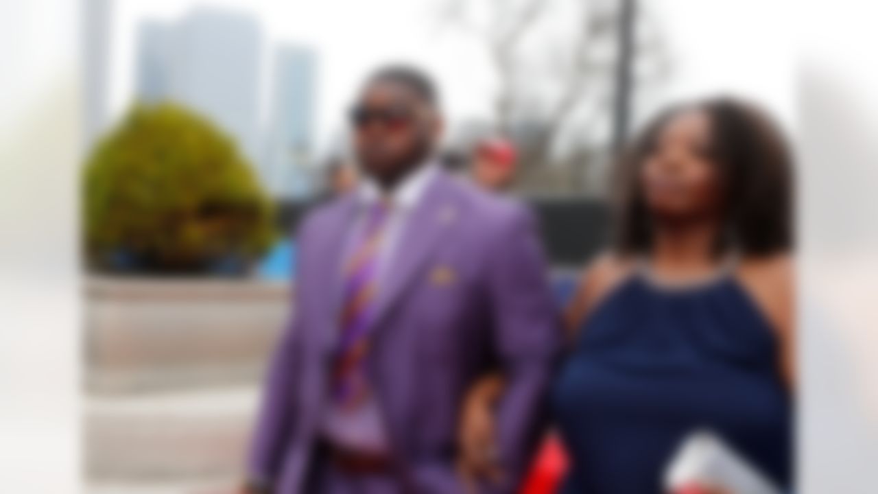 Alabama defensive tackle Jarran Reed poses for photos on the red carpet during the 2016 NFL Draft at the Auditorium Theatre on Thursday, April 28, 2016 in Chicago. (Ben Liebenberg/NFL)