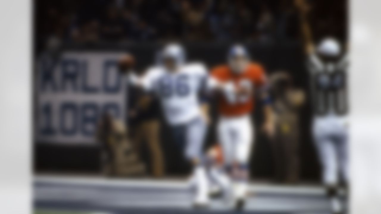 Dallas Cowboys wide receiver Butch Johnson (86) celebrates in the end zone after scoring a 45-yard touchdown reception against the Denver Broncos in Super Bowl XII on Jan. 15, 1978, at the Louisiana Superdome in New Orleans. (Tony Tomsic via AP)