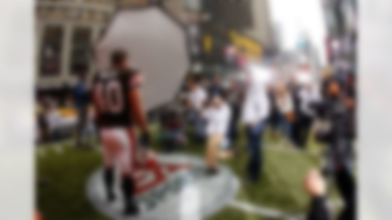NEW YORK - APRIL 28: Peyton Hillis #40 of the Cleveland Browns participates in a photo shoot for the cover of EA Sports Madden NFL 12 on April 28, 2011 in Time Square, New York City (Photo by Mike Stobe/Getty Images)