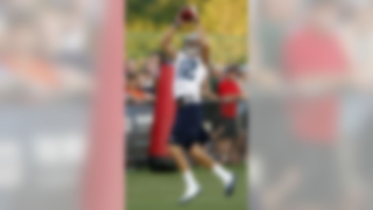 Tennessee Titans receiver Chase Deadder catches a pass during NFL football camp at Titans' headquarters Sunday, July 29, 2012 Nashville, Tenn. (AP Photo/Wade Payne)