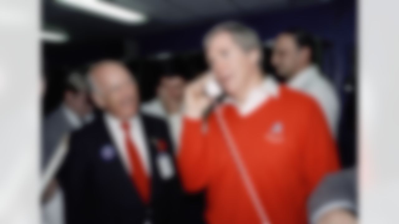 New England Patriots head coach Raymond Berry talk to President Ronald Reagan after Super Bowl XX in New Orleans, Sunday, January 27, 1986 in New Orleans. (Associated Press)