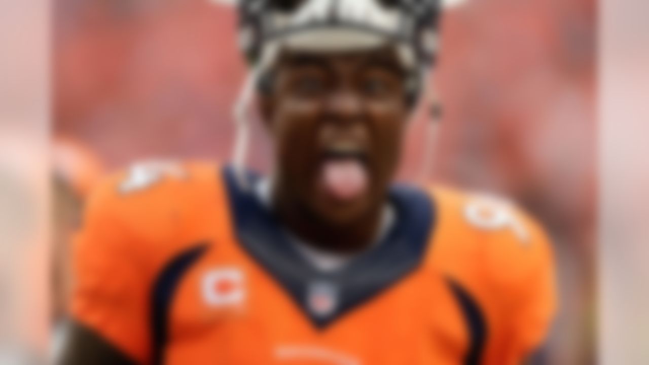 Oct 30, 2016; Denver, CO, USA; Denver Broncos outside linebacker DeMarcus Ware (94) on the sidelines in the fourth quarter against the San Diego Chargers at Sports Authority Field at Mile High. The Broncos won 27-19. (Isaiah J. Downing-USA TODAY Sports)