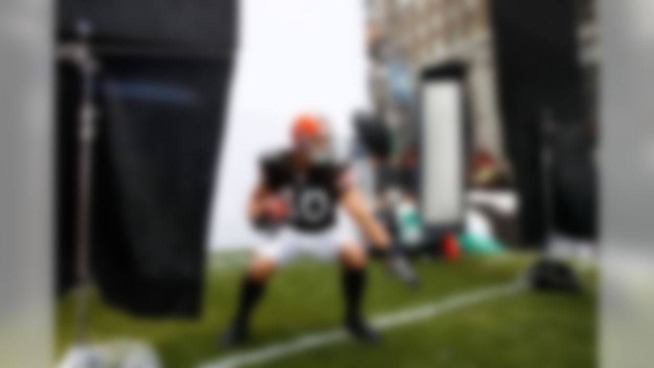 NEW YORK - APRIL 28: Peyton Hillis #40 of the Cleveland Browns participates in a photo shoot for the cover of EA Sports Madden NFL 12 on April 28, 2011 in Time Square, New York City (Photo by Mike Stobe/Getty Images)