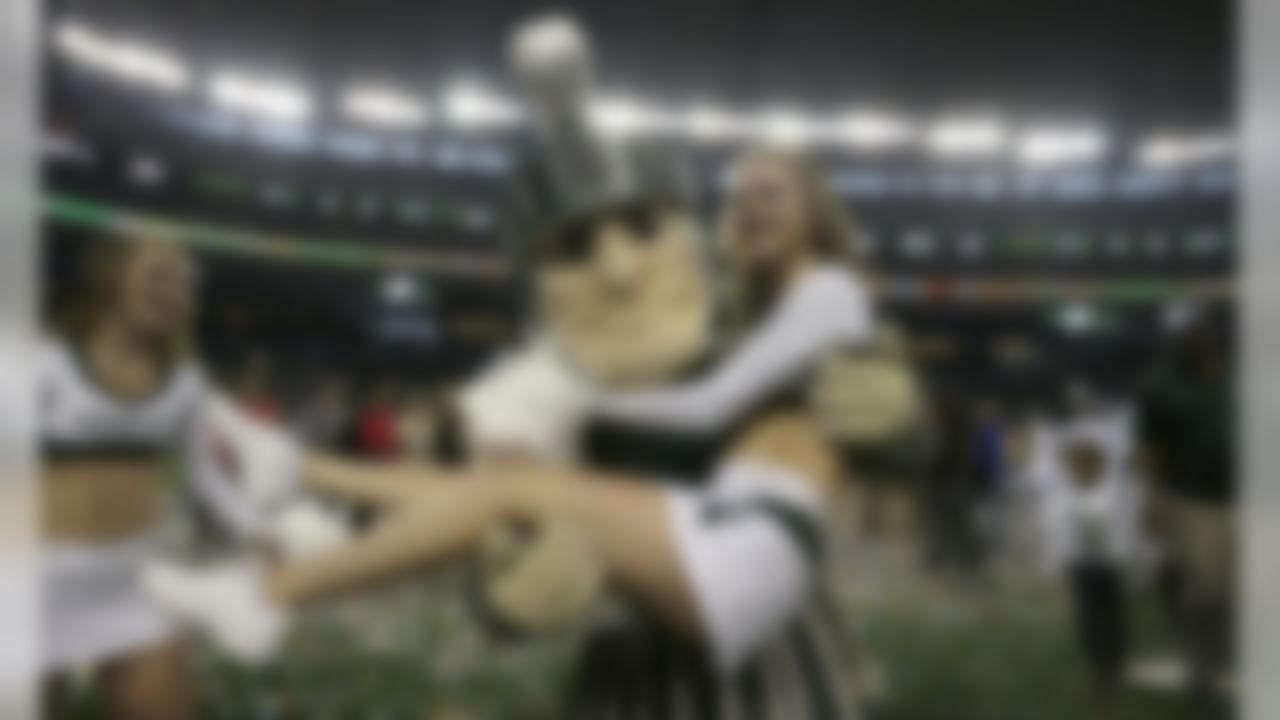 Best Of College Football Cheerleaders In 2014