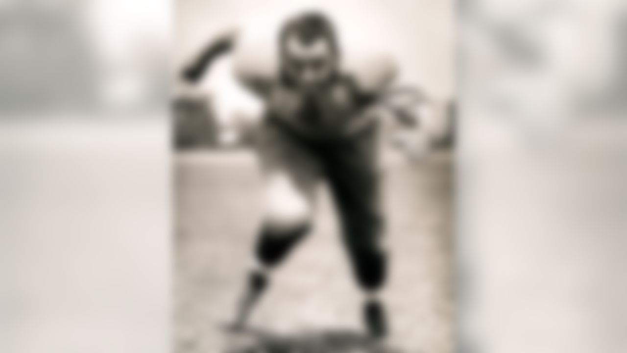 Bill Lee was a tackle for the Brooklyn Dodgers and Green Bay Packer's during the 1930's. He was a member of the Green Bay Packer's during their 1939 campaign which ended in a victory over the New York Giants in the 7th League Championship game.  He played college football at Alabama. (Photo by Pro Football Hall of Fame)