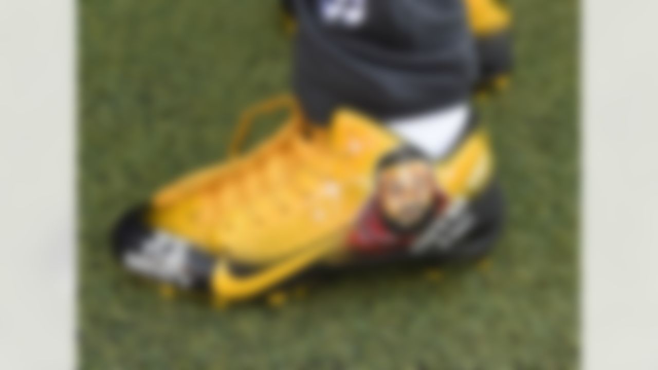 Brown has been warming-up and wearing cleats featuring different celebrities and athletes all season. This week, Brown chose to honor music producer and the self-proclaimed king of Snapchat D.J. Khaled.