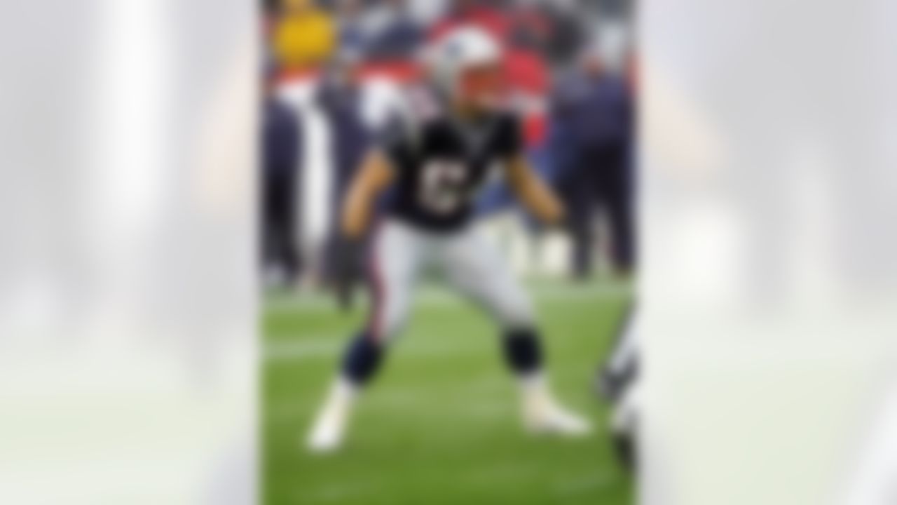 FOXBOROUGH, MA - DECEMBER 16: Linebacker Tedy Bruschi #54 of the New England Patriots reacts during a National Football League game against the New York Jets at Gillette Stadium on December 16, 2007 in Foxborough, Massachusetts. The Patriots defeated the Jets 20-10. (Photo by Paul Jasienski/Getty Images)