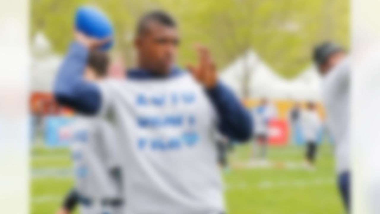 Florida safety Keanu Neal participates in a Play 60 event at Grant Park on Wednesday, April 27, 2016 in Chicago. (Ben Liebenberg/NFL)