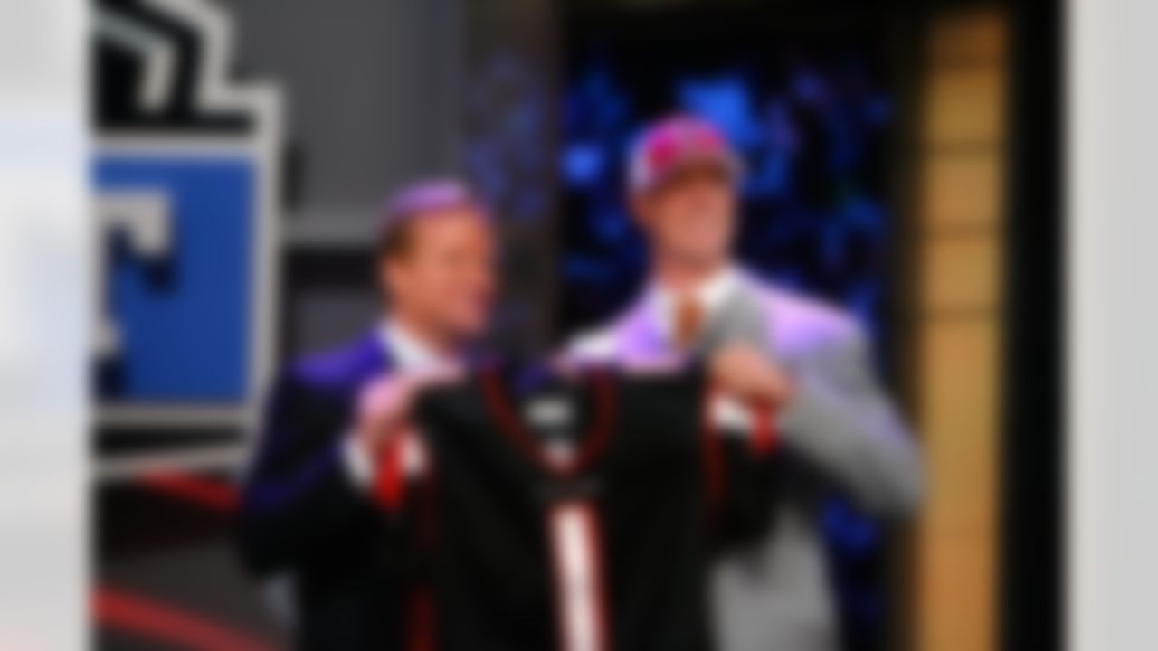 NFL commissioner Roger Goodell, left, poses with Matt Ryan, the Atlanta Falcons third pick, during the NFL Draft Saturday, April 26, 2008 in New York.(AP Photo/Jason DeCrow)
