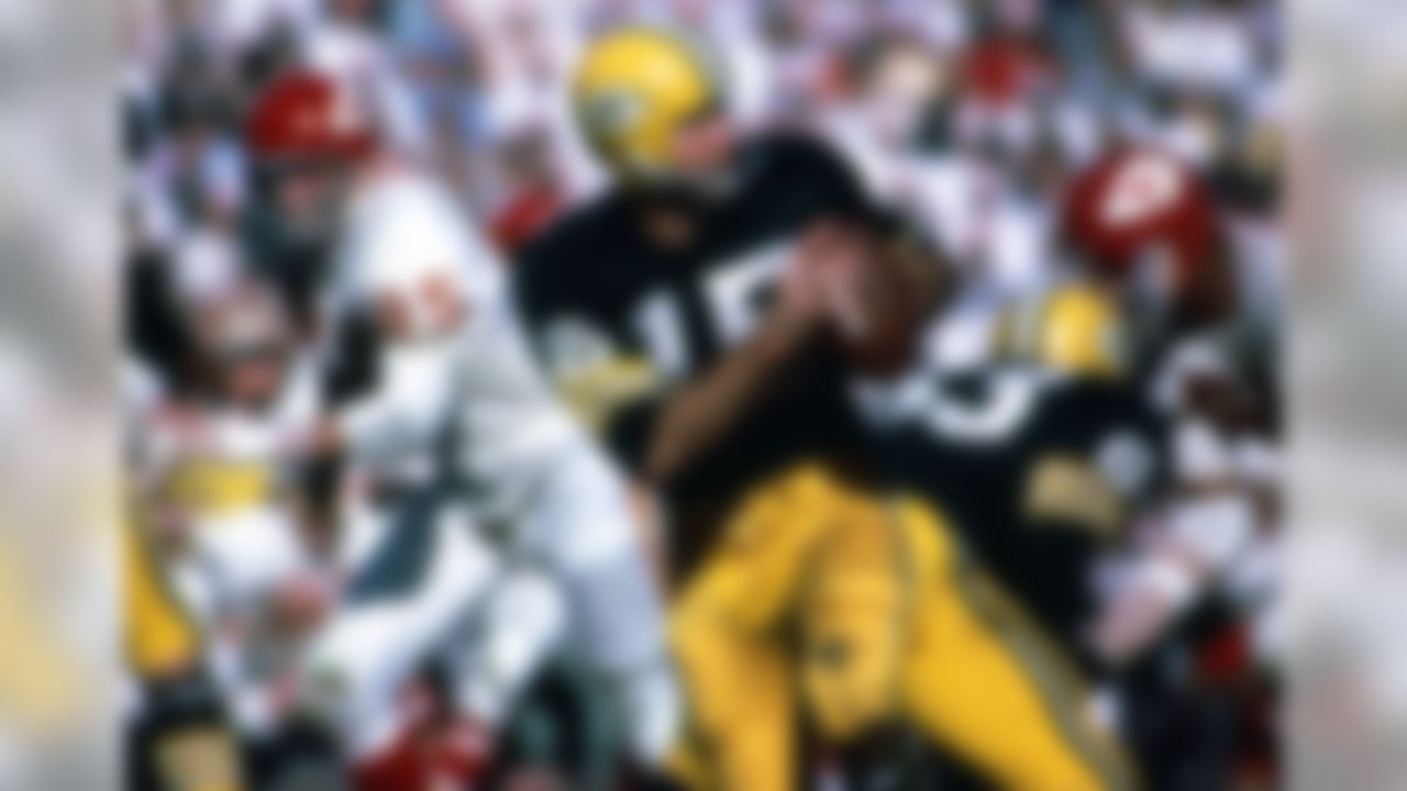 Green Bay Packers Hall of Fame quarterback Bart Starr (15) is seen in action during Super Bowl I on Jan. 15, 1967, at the Los Angeles Memorial Coliseum. (Tony Tomsic via AP)