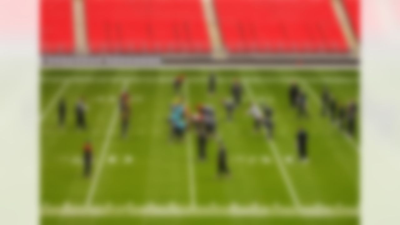 LONDON - OCTOBER 27: The Miami Dolphins practice during the final walk through before their game against the New York Giants on October 27, 2007 at Wembley Stadium in London, England. (Photo by Al Bello/Getty Images)