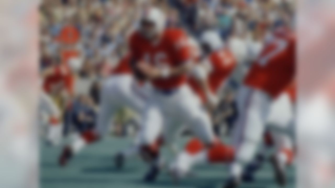 Draft: 1971
Team: New England Patriots
Plunkett had a bit of a vagabond existence in the before finding a comfortable home with the Raiders, a team then-known as being a refuge for NFL misfits. Plunkett is the only non-active two-time Super Bowl-winning quarterback not in the Pro Football Hall of Fame. He was named game MVP in the Oakland Raiders' win over the Philadelphia Eagles in Super Bowl XV, and was a vital part of the Raiders' upset of the Washington Redskins in Super Bowl XVIII.