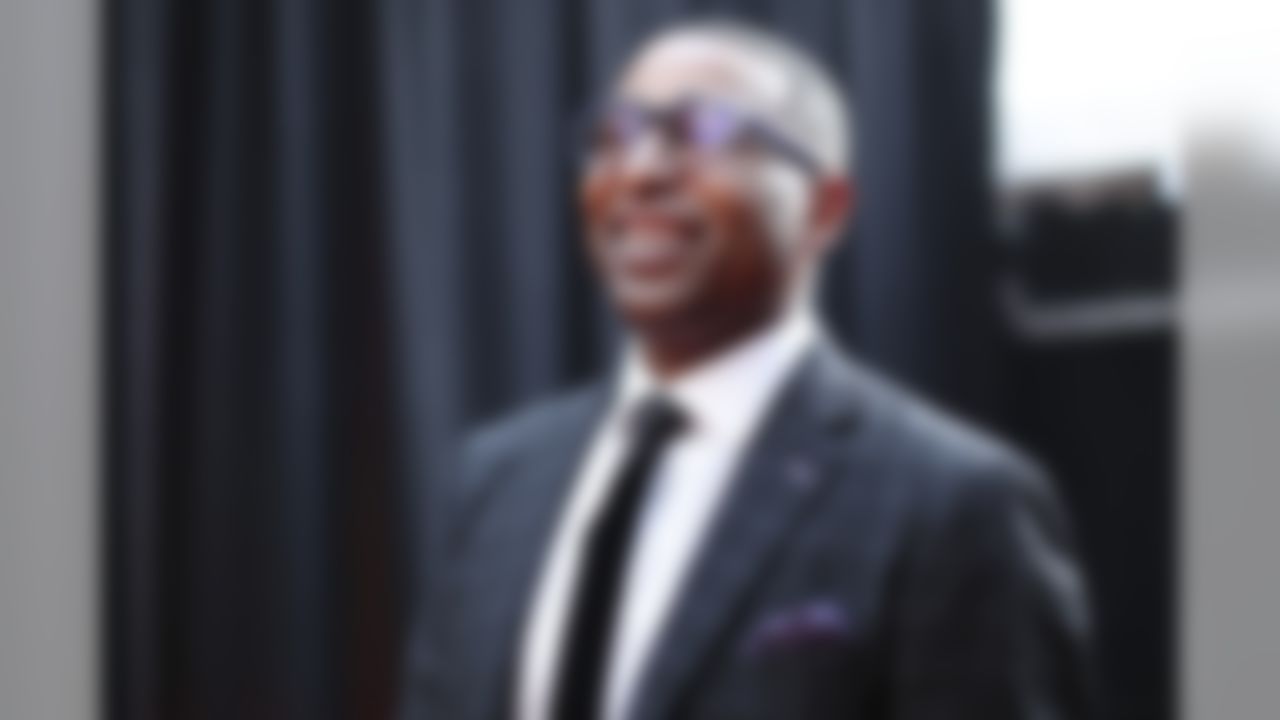 Pro Football Hall of Famer Cris Carter arrives at the NFL Honors awards show, Saturday, Feb. 2, 2019 in Atlanta.