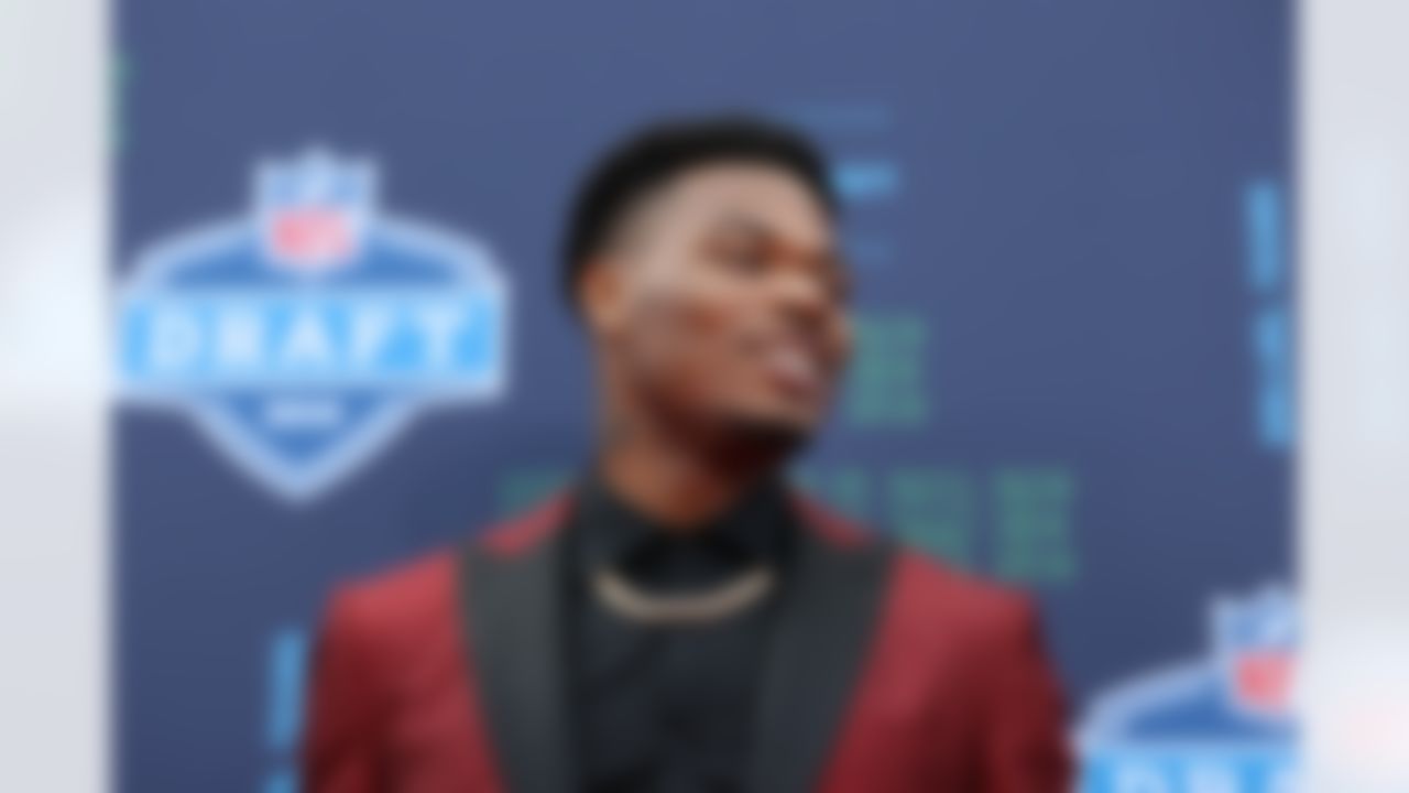 Florida State safety Derwin James poses for photos.