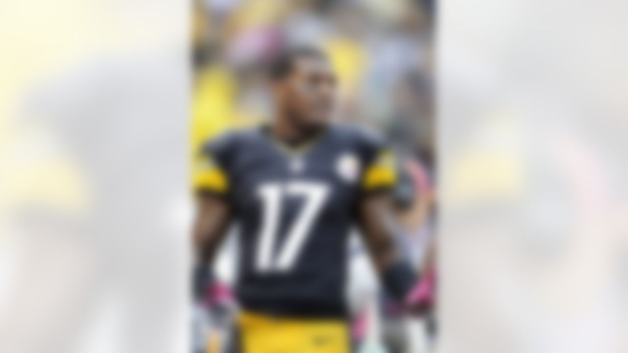 Pittsburgh Steelers wide receiver Mike Wallace (17) rests during an NFL football game against the Philadelphia Eagles on Sunday, Oct. 7, 2012, in Pittsburgh. The Steelers won the game, 16-14 . (AP Photo/Greg Trott)
