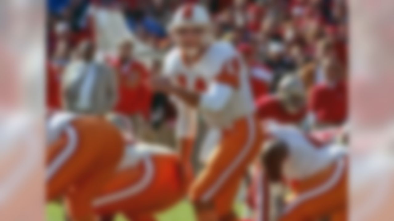 Draft: 1987
Team: Tampa Bay Buccaneers
This might come as a surprise to many, but Testaverde ranks No. 9 all time in career passing yards with 46,233 -- right behind Fran Tarkenton (47,003), who had held the NFL record until fellas such as Dan Marino, Brett Favre, John Elway and Warren Moon came around. That total is a testament to Testaverde's ability to maintain his career. He played 21 seasons in NFL for seven teams.