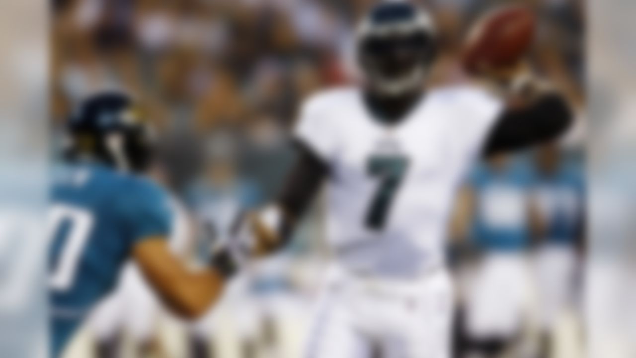 Philadelphia Eagles quarterback Michael Vick looks to pass in the first half of an NFL preseason football game against the Jacksonville Jaguars, Friday, Aug. 13, 2010, in Philadelphia. (AP Photo/Michael Perez)