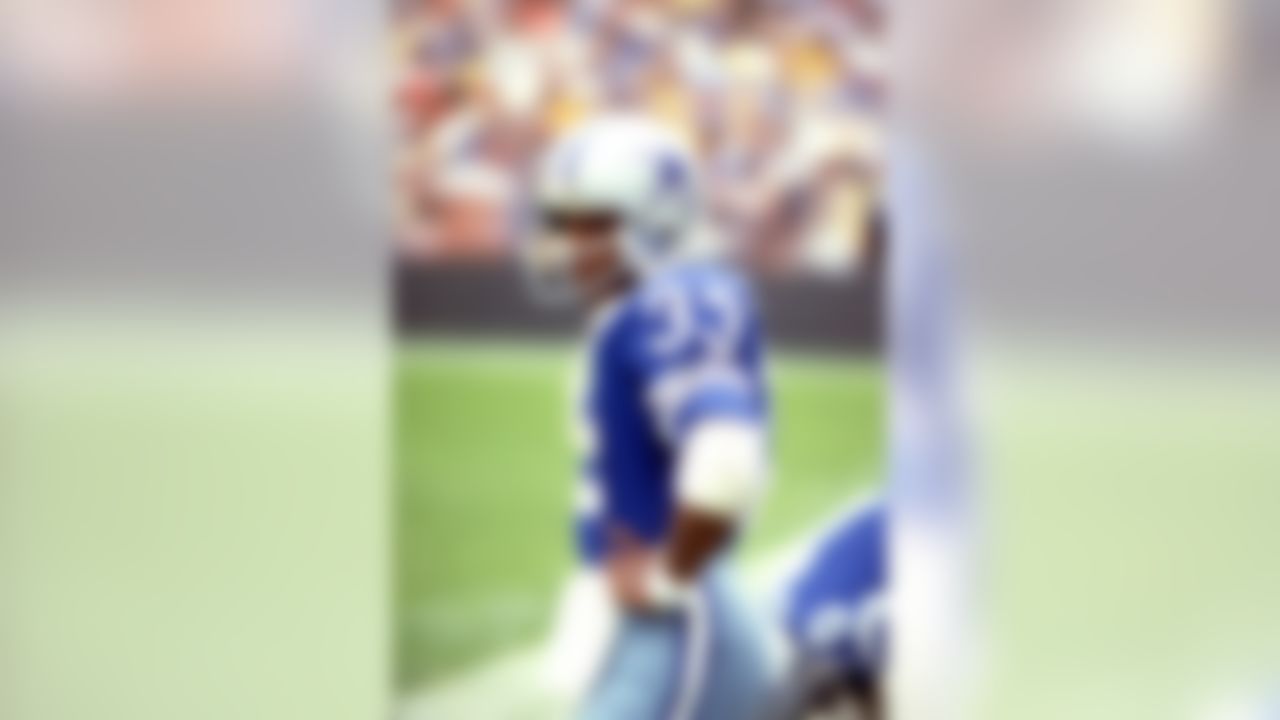 Running back Tony Dorsett of the Dallas Cowboys watches from the sideline during a 27-14 loss to the Los Angeles Rams on September 17, 1978, at Los Angeles Memorial Coliseum in Los Angeles, California. (National Football League)
