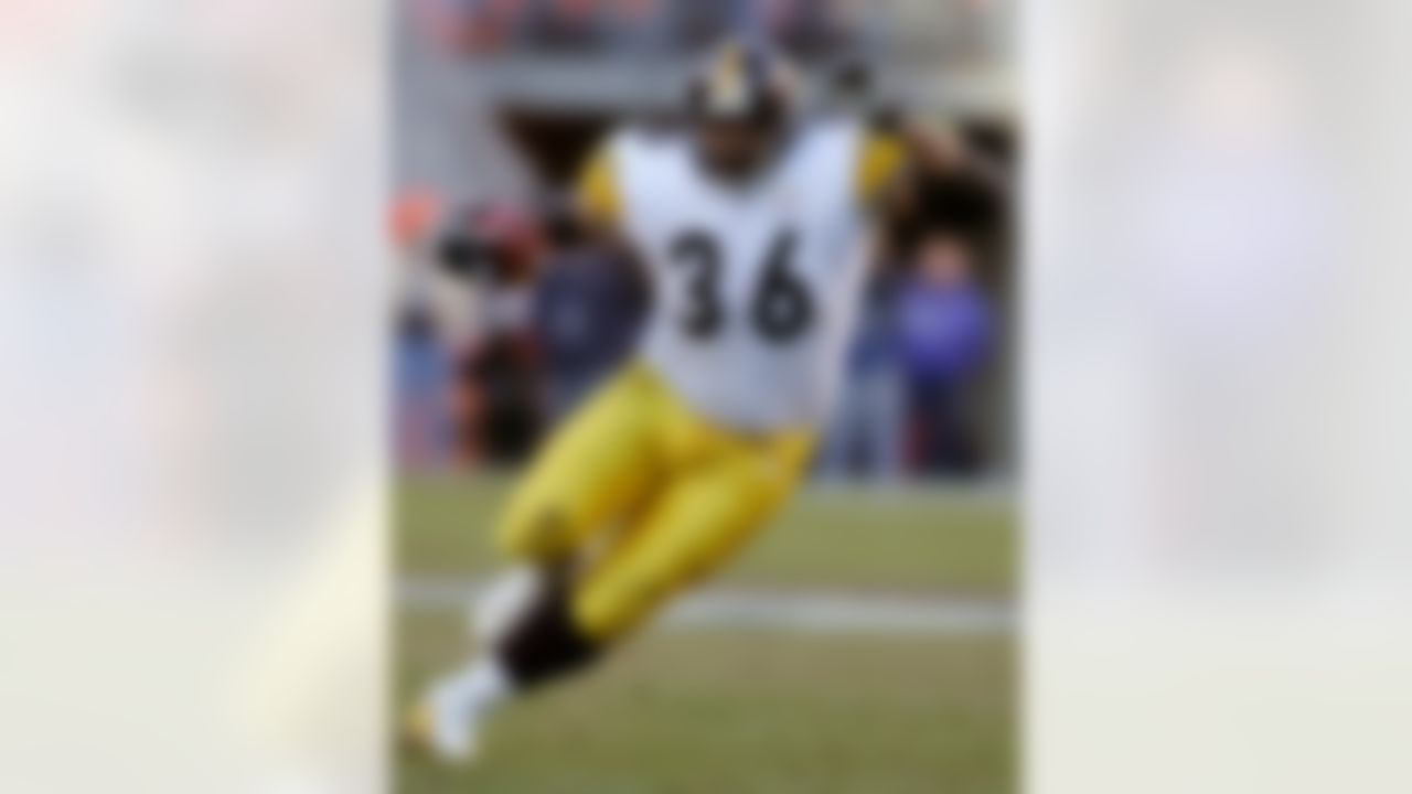 In 13 seasons with the Rams and Steelers, Jerome Bettis gained 13,662 rushing yards.
