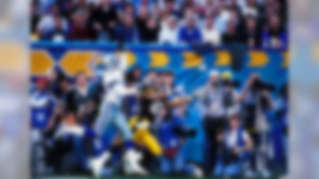 Dallas Cowboys Deion Sanders plays in Super Bowl XXX against the Pittsburgh Steelers at Sun Devil Stadium in Tempe, AZ on January 28, 1996. (AP Photo/Tom DiPace)