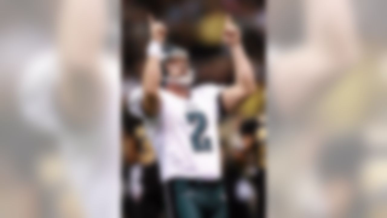NEW ORLEANS - JANUARY 13: Kicker David Akers #2 of the Philadelphia Eagles celebrates an extra point against the New Orleans Saints during the NFC divisional playoff game at the Superdome on January 13, 2007 in New Orleans, Louisiana. Photo by Getty Images.
